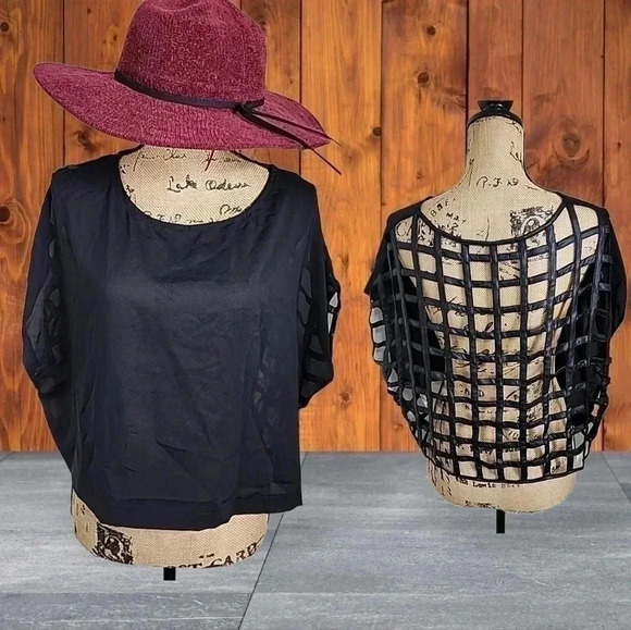 Good Time Caged Back Blouse. Size Large - Picture 1 of 7
